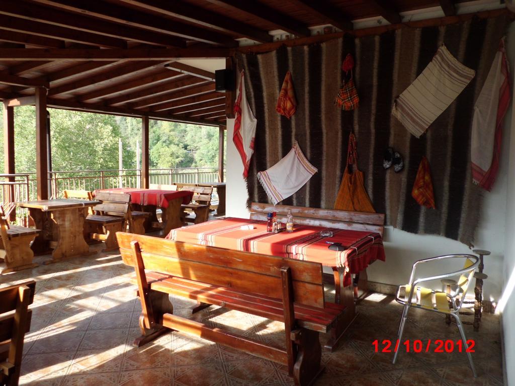 Семеен Хотел Кристал Smolyan Eksteriør bilde