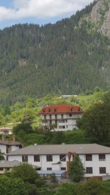 Семеен Хотел Кристал Smolyan Eksteriør bilde
